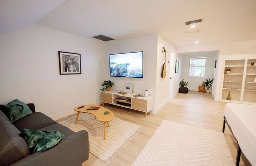Gainesville Apartment | The Key Reno'd Historic Studio! 1 Mile to UF & DT