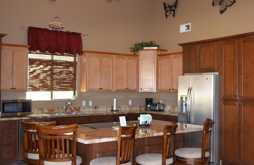 Moovalya Keys House | The KeyLargo House @ Lake Moovalya Keys;Large home 6beds 5ba+2lofts & 65 ft Dock