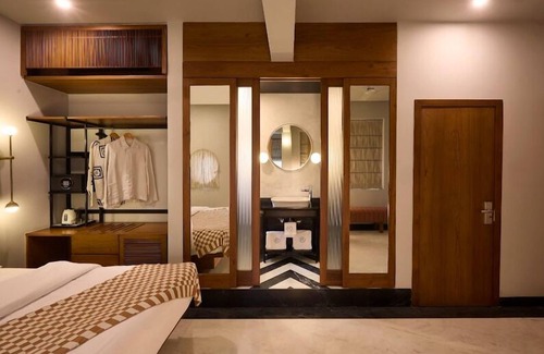 Dadar Hotel | The Kin Hotel