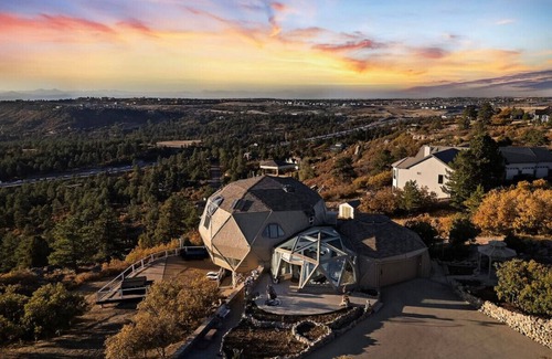 Castle Rock Apartment | The KingDome: A Unique, Royal Experience w/Hot Tub | Gym | Steam Room & Views!