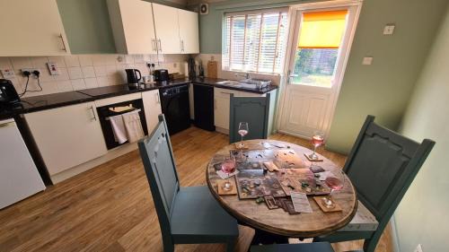 Kingsbury House | The Kingfisher, by Spires Accommodation a great location for visiting the NEC and Drayton Manor