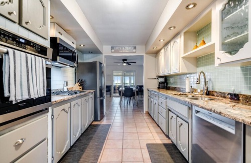 Leamington Cottage | The KingFisher Lakehouse: Your Lakeside Haven