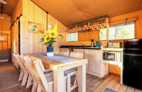 Saddleworth Cottage | THE KINGFISHER SAFARI TENT - PETS WELCOME in Greenfield