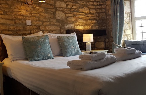 Stow-on-the-Wold Hotel | The Kings Arms