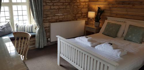 Stow-on-the-Wold Hotel | The Kings Arms Hotel