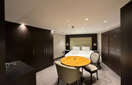 Acton Hotel | The Kings Head Hotel