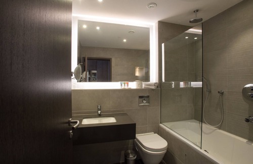 Acton Hotel | The Kings Head Hotel