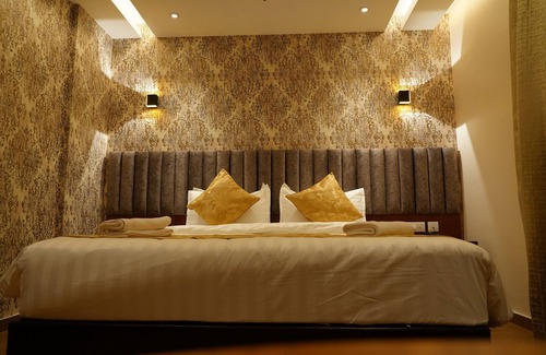 Nungambakkam Hotel | The Kings Park Grand