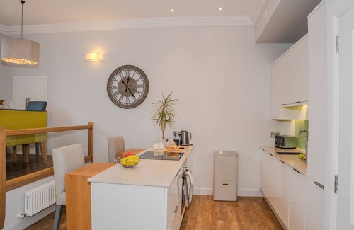 Kinross Cottage | The Kinross Residence - a beautiful apartment in Kinross sleeping six guests