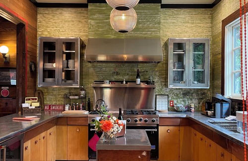 Anderson Valley House | The Knotty Oak - Homestead - House #1 of 3 - Walk to wineries/dinner/Lemons Mkt!