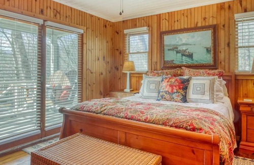 Wiley House | The Knotty Pine Cabin by Lake Burton