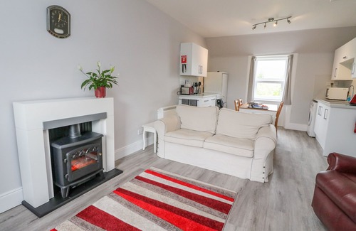Taynuilt Apartment | THE KNOWE UPPER, pet friendly, country holiday cottage in Taynuilt
