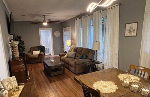 Jonesville House | “The Koop” A relaxing retreat within reach