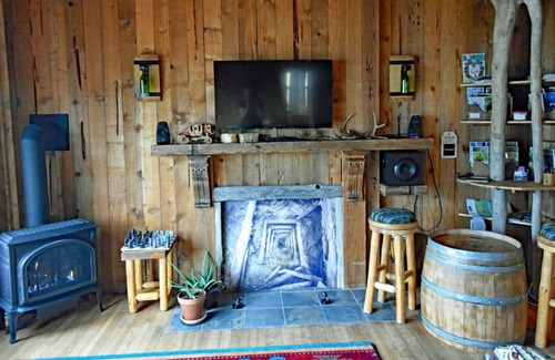 Ainsworth Hot Springs House | The Kootenay Vacation Sensation! Views, lake, hiking, caves, skiing & more!