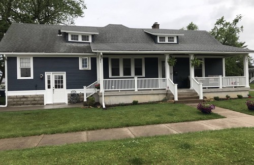 Clinton House | The Kruse Cottage