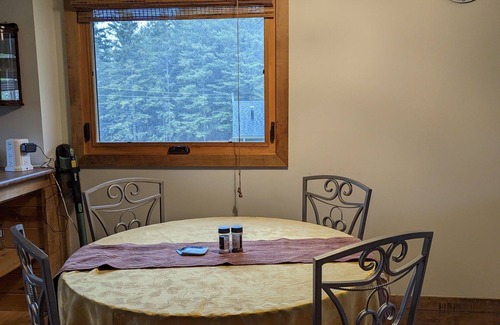 Meaford Cottage | The Kutir - Entire Cottage - 6 Privacy Acres in Meaford - 5 Mins to Georgian Bay