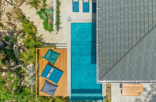 Carmen Villa | The L Design Villa