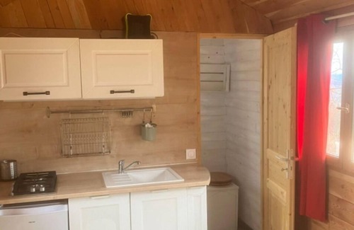 Entrepierres House | The La Croix roulott on the heights of Sisteron