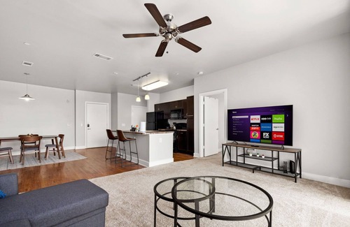 Arsenal Apartment | The Ladybird: Riverwalk Loft