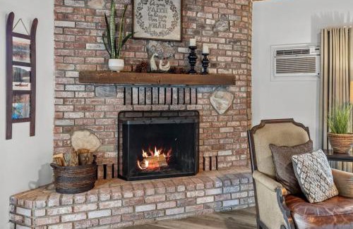 Crestline House | The Lake Chalet