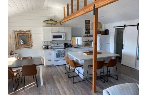 Lacey House | The Lake Cottage at Camp Midles
