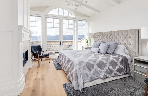 Southwest Mission House | The Lake Crest Estate