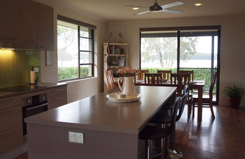 Tarbuck Bay House | The Lake Escape Near Forster
