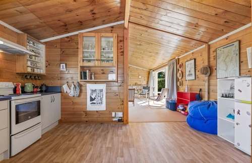 Waipahihi House | The Lake Escape - Taupo Holiday Home
