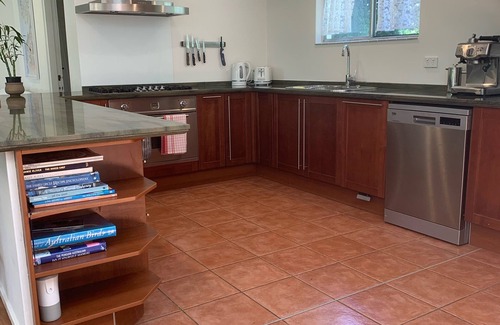 Burrill Lake House | The Lake Front Hideaway