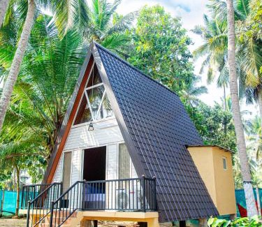 Chilaw Hotel | The Lake Front