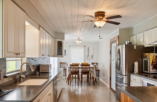 Haines City House | The Lake Home - Beautiful Oasis In The Heart Of Florida! 2 Bedroom Home by RedAwning