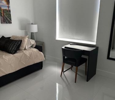 Tamiami House | The Lake house 305 , Perfect Sunset