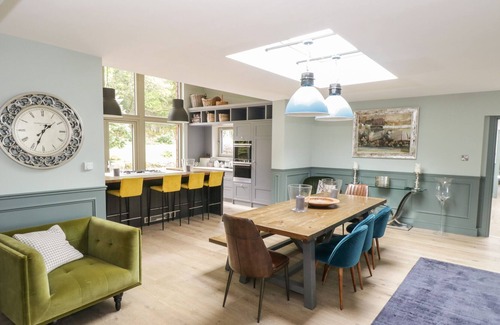 Fivemilebourne House | THE LAKE HOUSE, family friendly in Sligo Town, County Sligo
