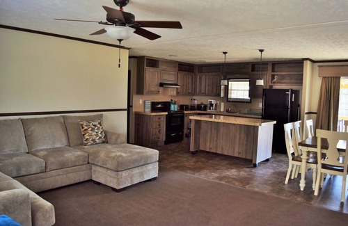 Bean Station House | The Lake House Lake front/Private Dock/Sleeps 12