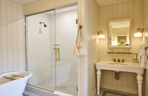 Canandaigua Hotel | The Lake House on Canandaigua