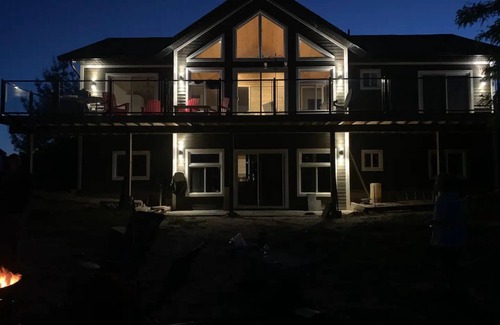 McKellar Cottage | The Lake House on Mantiouwabing Parry Soundnn