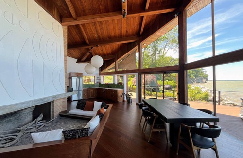Lakewood House | The Lake House - private house on Lake Erie - 10 min from downtown