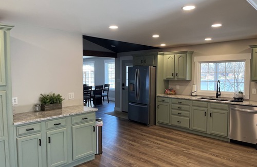 Dale House | The Lake House - Quiet Lakefront Living!