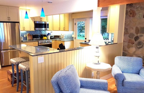 Bellaire House | The Lake House Summar