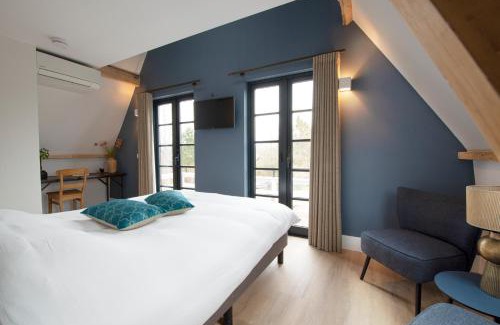 Meije Bed & Breakfast | The Lake Inn