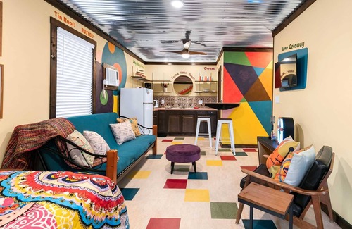 Jenkins Condo | The Lake Shack -Fun and Quirky, Bring Your Boat, A Fun Getaway Experience!-B52