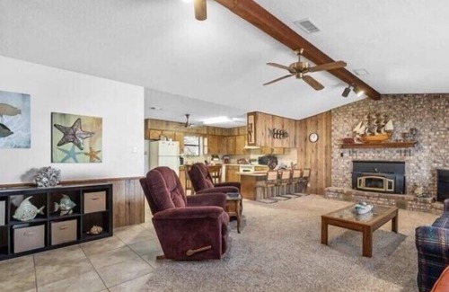Lake Brownwood House | The Lake Shack-Water Front!