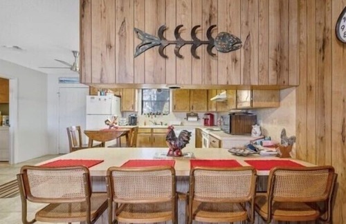 Lake Brownwood House | The Lake Shack-Water Front!