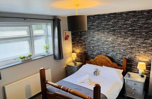 Brynrefail Bed & Breakfast | The Lake View Hotel
