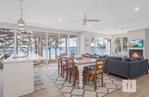 Summerland Point House | The Lakehouse Retreat - Waterfront w/Jetty!