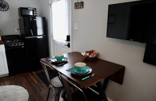 Hillsboro Apartment | The Lakehouse by Historic Red Rooster