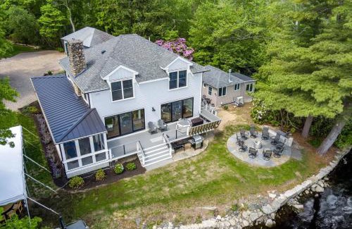 East Freetown House | The Lakehouse East Freetown