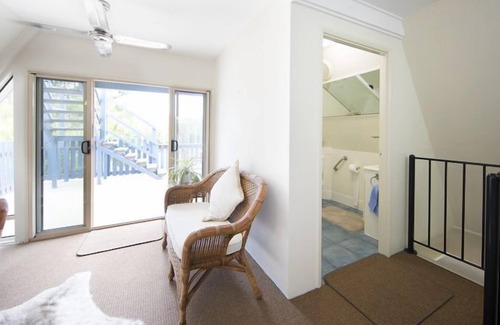 Yungaburra House | The Lakehouse - Lake Tinaroo waterfront getaway
