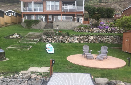 Vernon House | The LakeHouse - Lakeshore Property With Breathtaking Views - 6 bedrooms, 3 baths