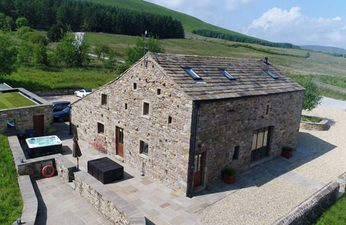 Clitheroe Villa | The Lakehouse - Laythams Holiday Lets Retreat